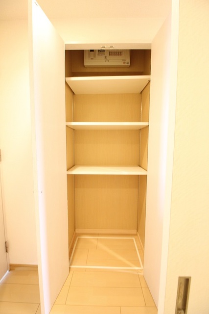 収納　廊下に収納があります！
