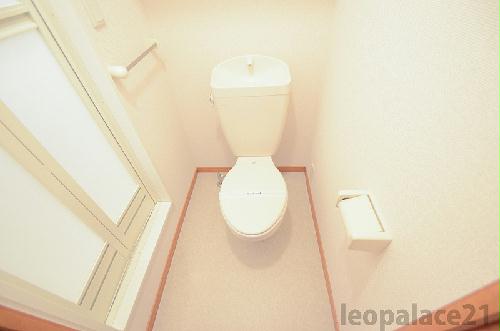 トイレ　同タイプ物件の写真です。