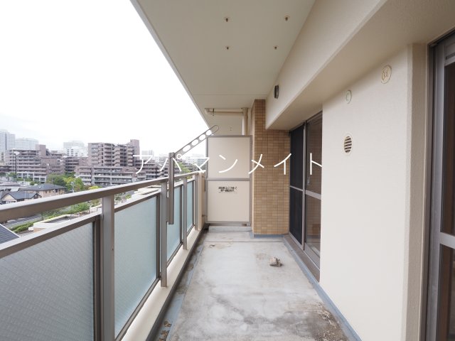 バルコニー　開放的で明るい空間を演出してくれるバルコニーです