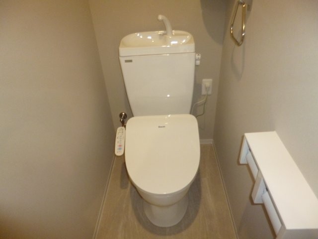 トイレ　ウォシュレット