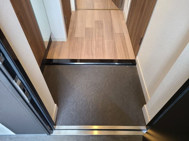 玄関　プレサンスSAKAEフロント