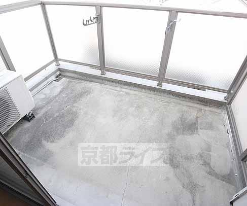 バルコニー　洗濯物はこちらに