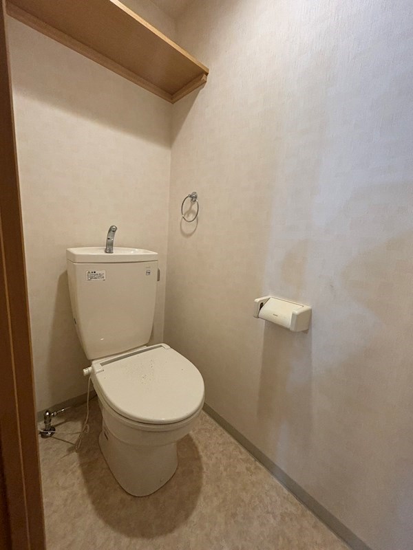 トイレ　温水洗浄便座付トイレ