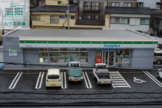 コンビニ　ファミリーマート長崎清水町店（コンビニ）まで189m