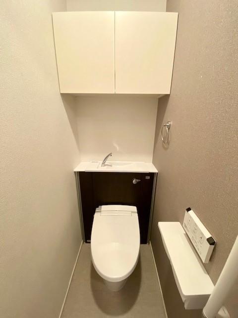 洗面設備　温水洗浄便座