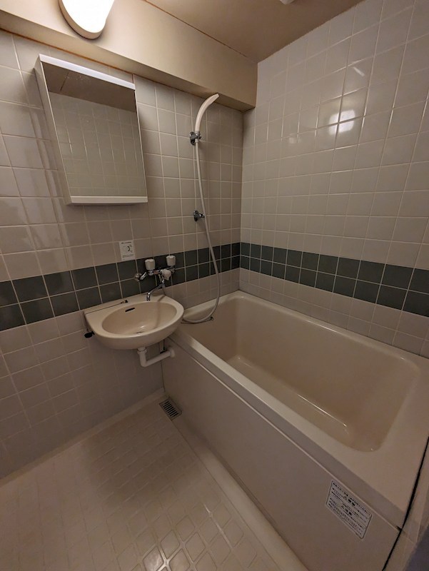 バス・シャワールーム　現況優先