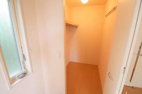 収納　ウォークインクローゼット！