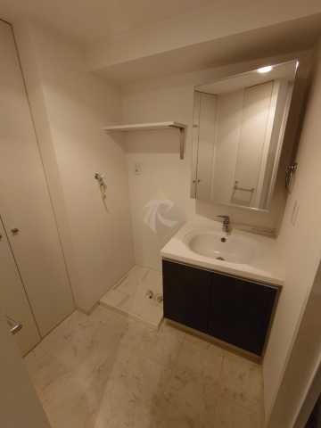 洗面設備　コンフォリア東池袋の洗面所