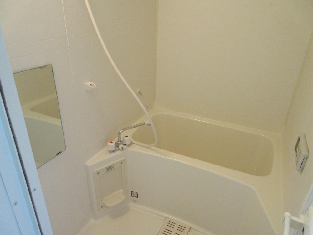 バス・シャワールーム　追炊き機能付きのバスルームです！！