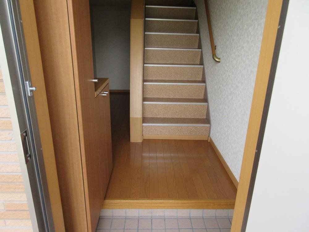 玄関　シューズボックス付きの玄関です(^^)/