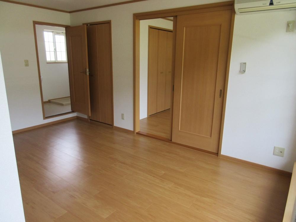 居室・リビング　広々リビングルームです！！