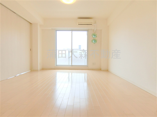 居室・リビング　南向きのLD10.4帖　リビングダイニング