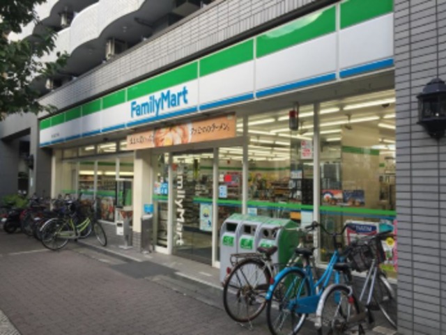 コンビニ　ファミリーマート東三国三丁目店（コンビニ）まで281m