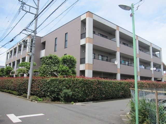 建物外観　２００２年築