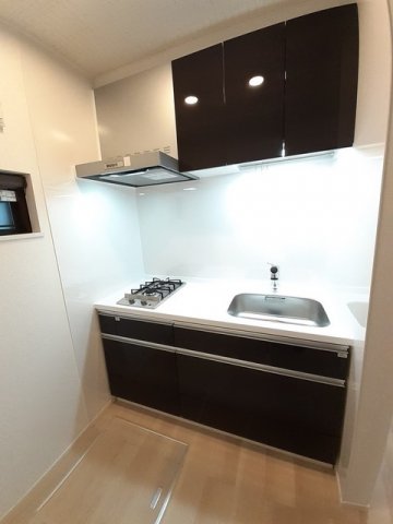 キッチン　コンパクトなキッチンで掃除もラクラク