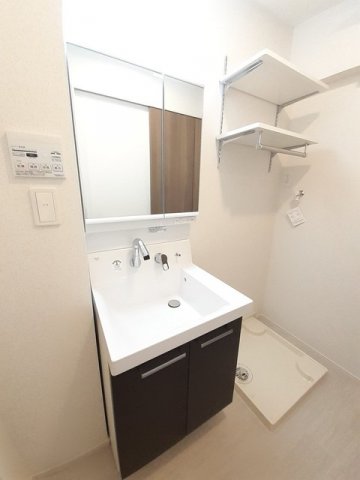 洗面設備　脱衣スペースもあります