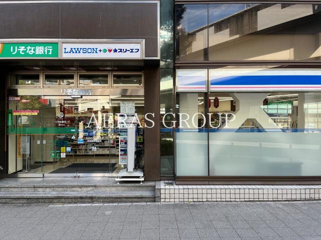 コンビニ　ローソンLTF京急鶴見駅前店（コンビニ）まで140m