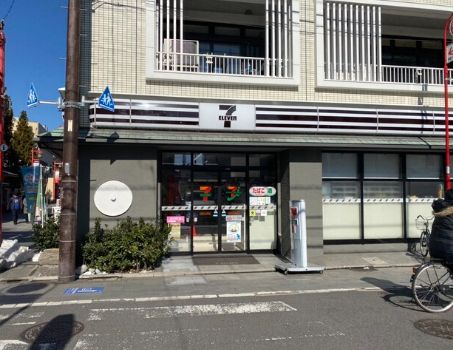 コンビニ　セブンイレブン西新井大師前店（コンビニ）まで363m