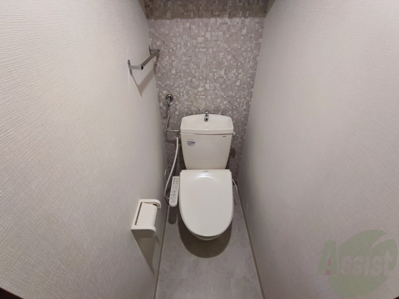 トイレ　こちらはトイレです。清潔感があり、安心して使用できます。