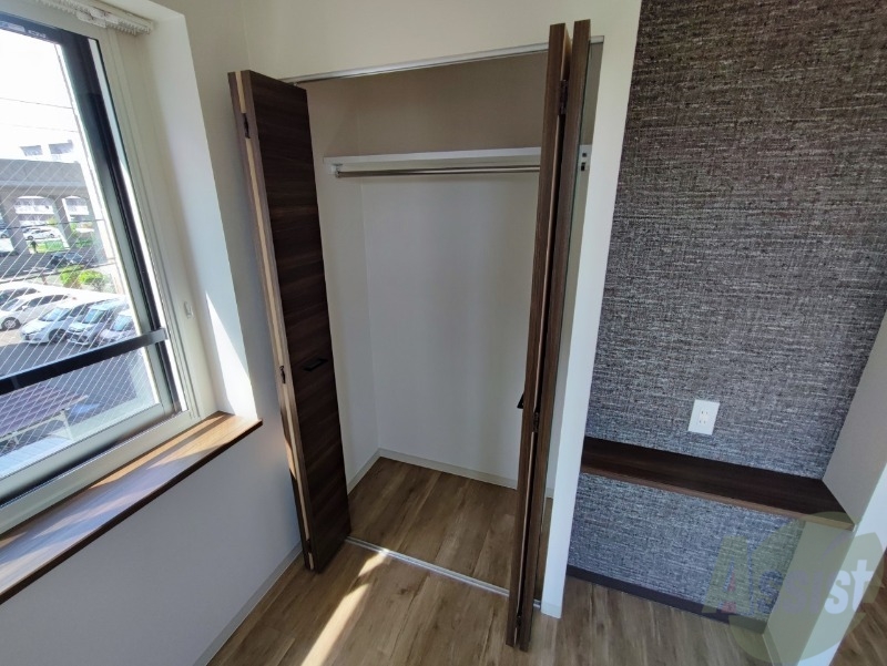 収納　寝室の収納です。部屋がすっきり片付きます。