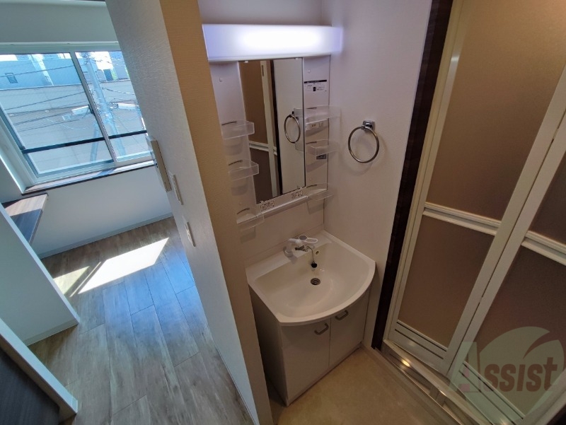 洗面設備　こちらに洗面台があります。朝の洗顔はこちらで。