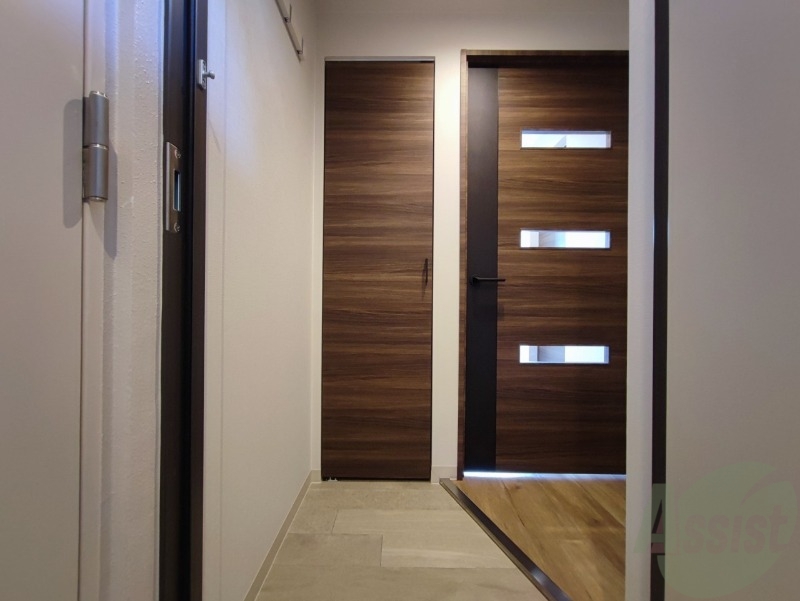 玄関　玄関の様子です。明るい印象ですね。気分もあがりそう。