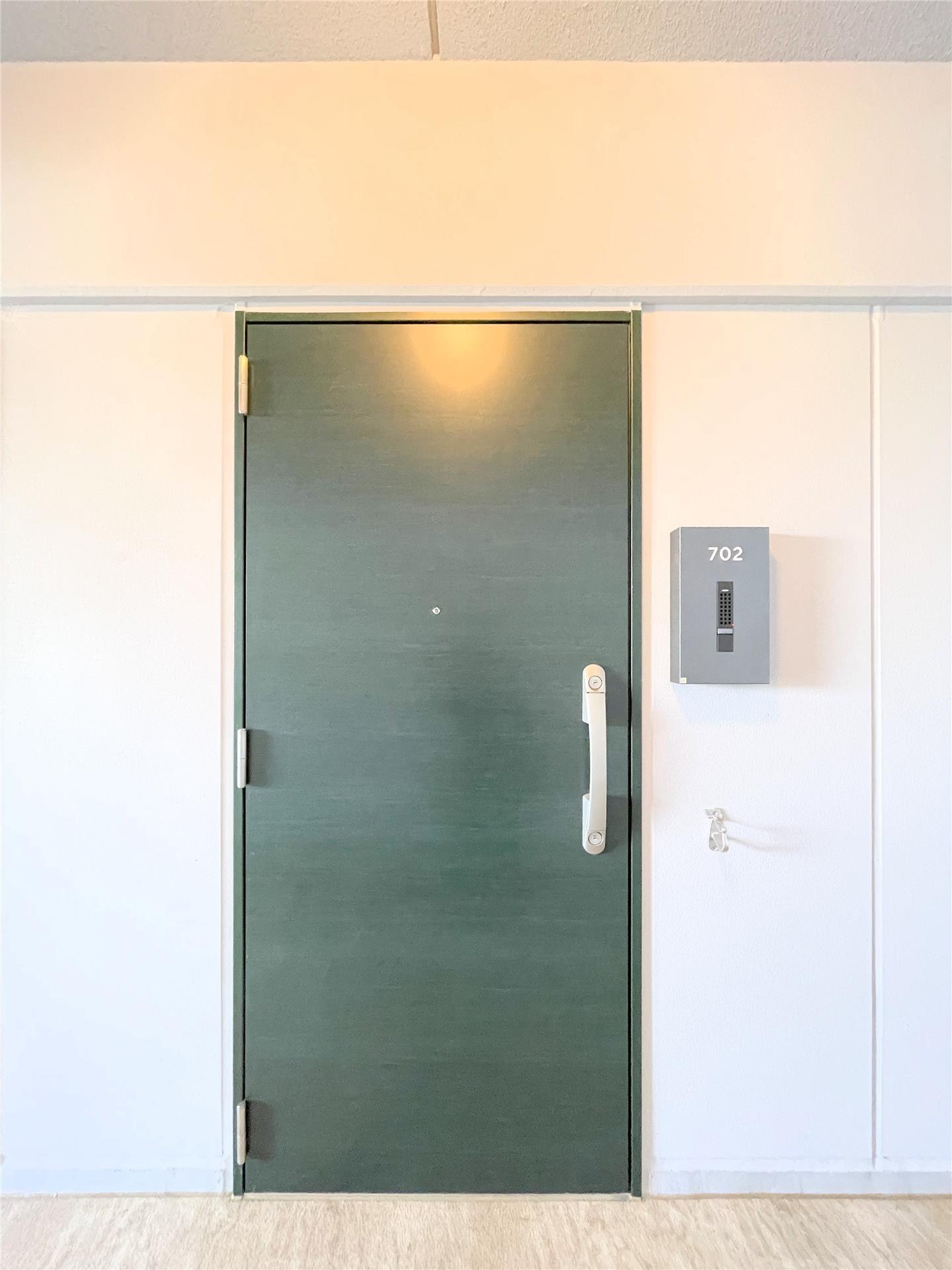 玄関　玄関外側