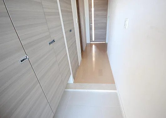 玄関　シンプルで使いやすい玄関です※同タイプのお部屋になりますので