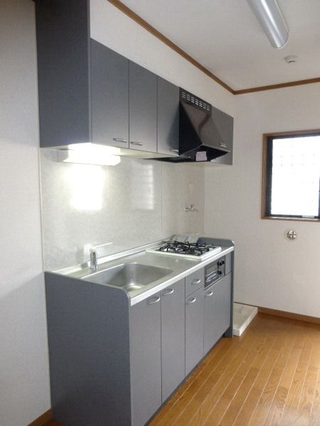 キッチン　★窓があるので換気のしやすいキッチンです★