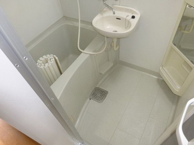 バス・シャワールーム　★清潔感のあるバスルーム・トイレと別なので落ち着いて入れま…