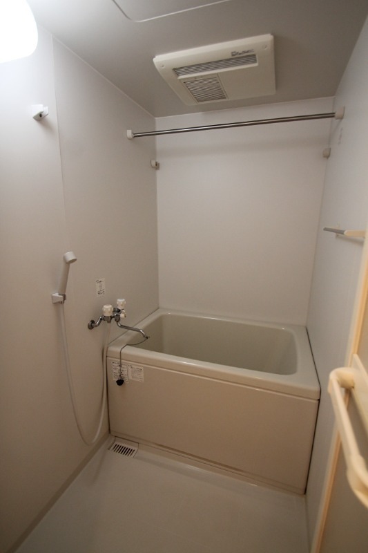 バス・シャワールーム　同建物別号室の写真です。