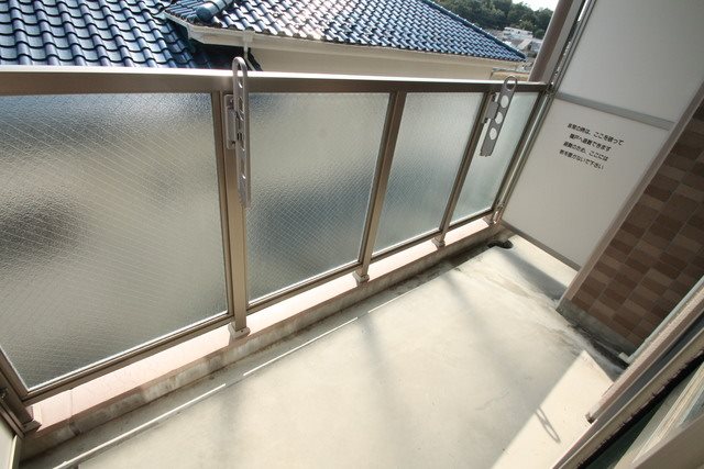 バルコニー　同建物別号室の写真です。