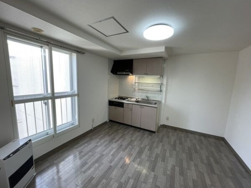 居室・リビング　退去予定につき別号室の画像です。