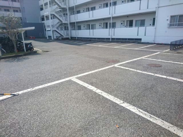 駐車場　駐車場