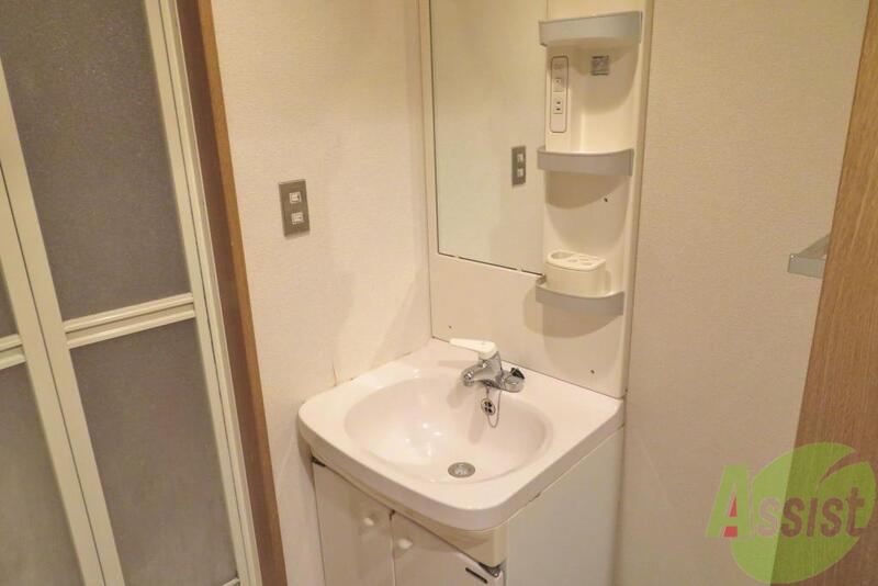 洗面設備　洗面は独立はしていますがシャワーはついていないんですね。