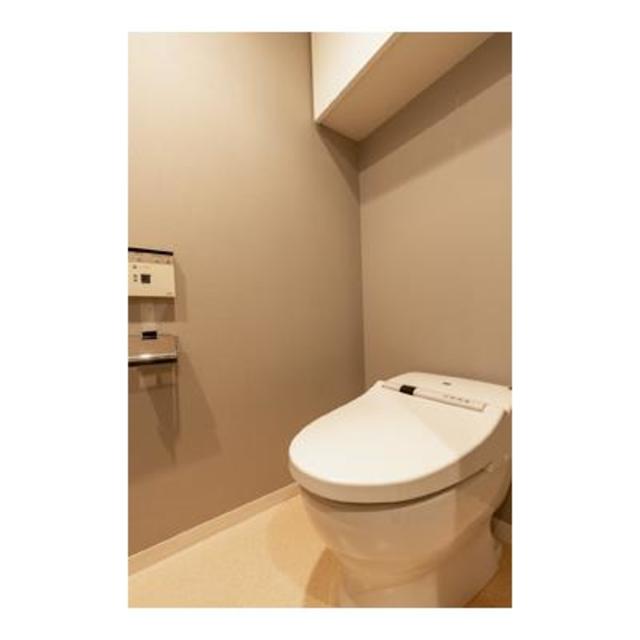 トイレ　※写真は同タイプ住戸です。