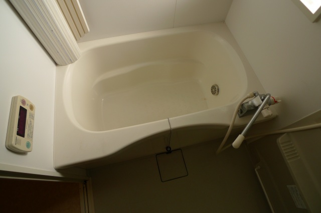 バス・シャワールーム　電気温水器給湯