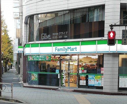 コンビニ　ファミリーマート 神田岩本町一丁目店（コンビニ）まで74m