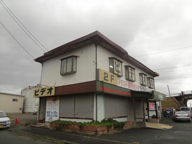 レンタルビデオ　チャンピオン（レンタルビデオ）まで3400m