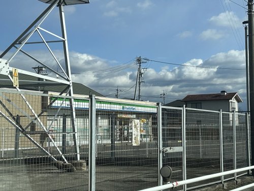 コンビニ　ファミリーマート 豊田貝津町店（コンビニ）まで807m