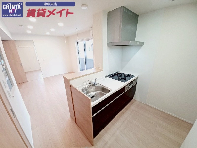 キッチン　同物件別室画像