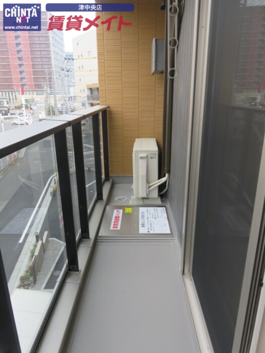 バルコニー　同物件別室画像