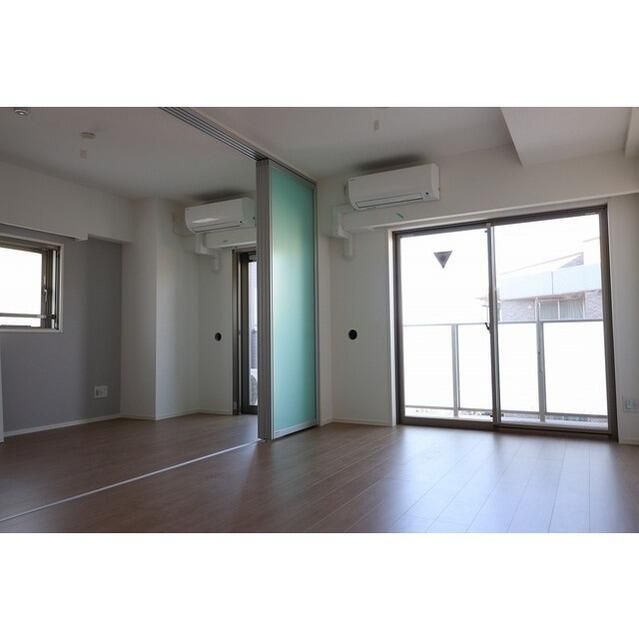 居室・リビング　居間です