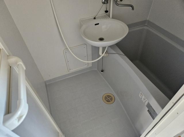 バス・シャワールーム　※同タイプ部屋の写真です。