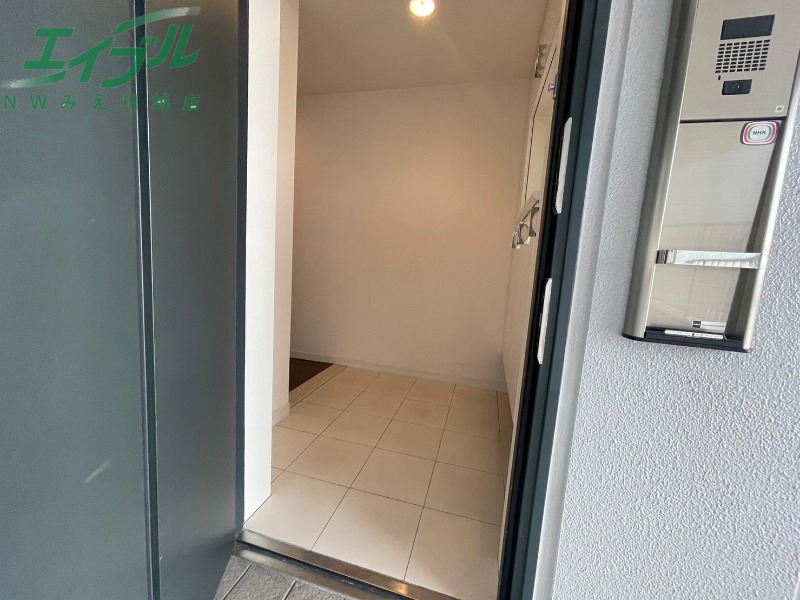 玄関　同型参考写真