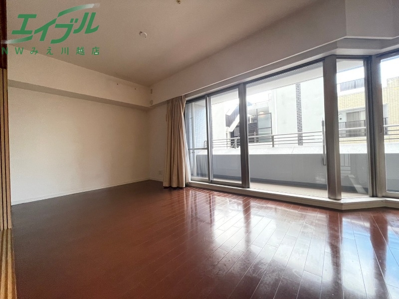 居室・リビング　同型参考写真