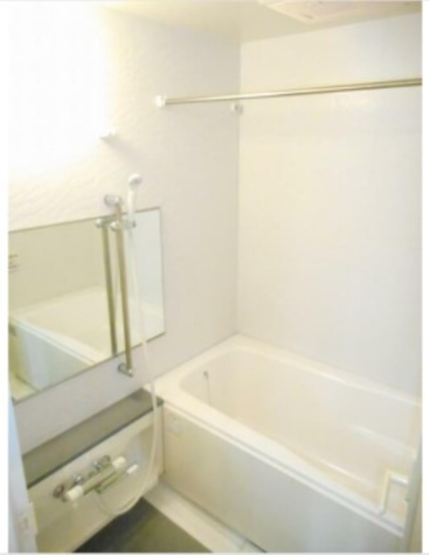 バス・シャワールーム　浴室乾燥機・追い炊き機能付き♪