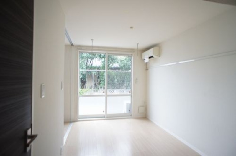 居室・リビング　図面と現状に相違がある場合には現状を優先