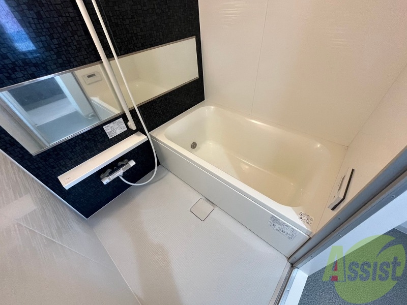 バス・シャワールーム　お風呂になります。一日の疲れを癒してくださいね。