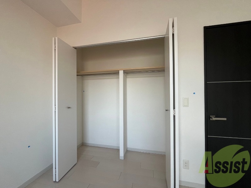 収納　クローゼットは奥行きもあり、荷物が多い方でも安心です。